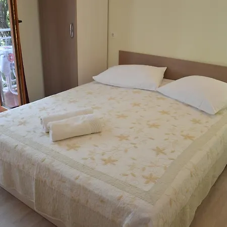 Apartmani Roko Drvenik (Split-Dalmatia)