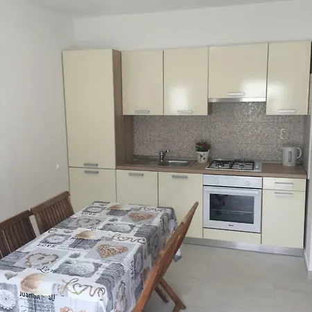 Roko Апартаменты Дрвеник